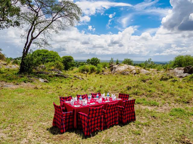 Serengeti and Maasai Mara Combined Safari: Where to Stay